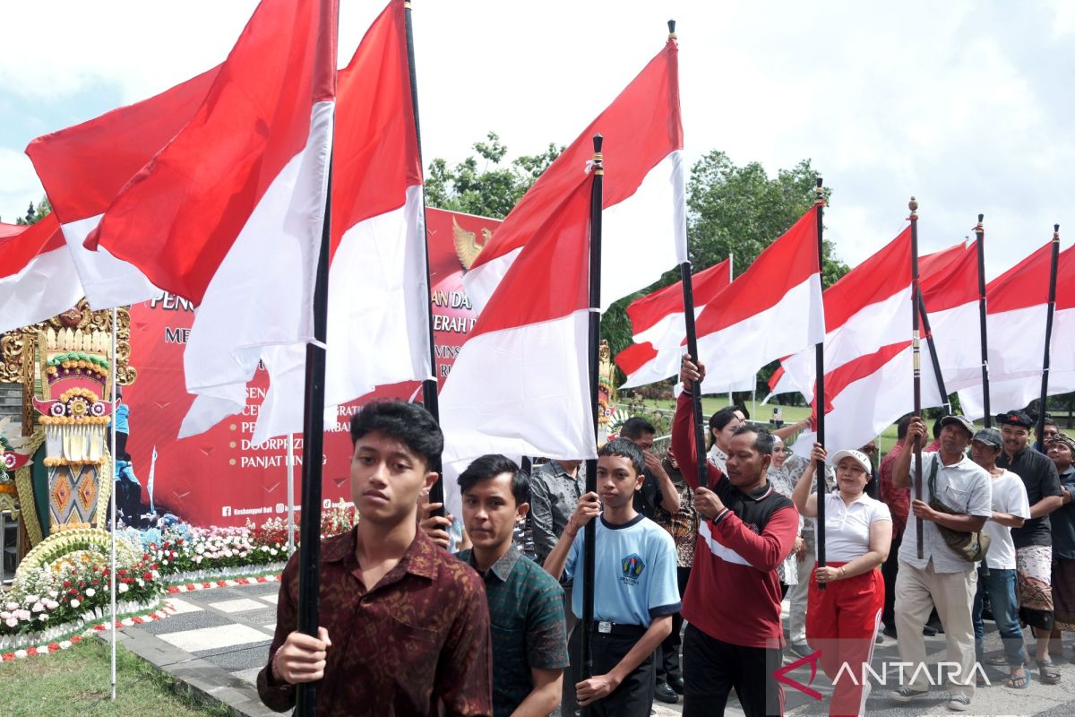 Jangan kibarkan One Peace, ini aturan juga etika pengibaran Merah Putih