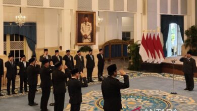 Daftar menteri yang dimaksud yang disebutkan diganti pada reshuffle kedua Kabinet Merah Putih