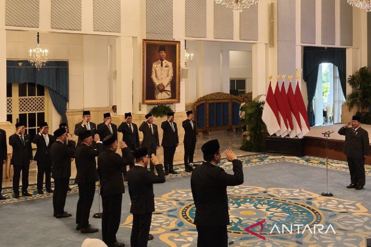Daftar menteri yang dimaksud yang disebutkan diganti pada reshuffle kedua Kabinet Merah Putih