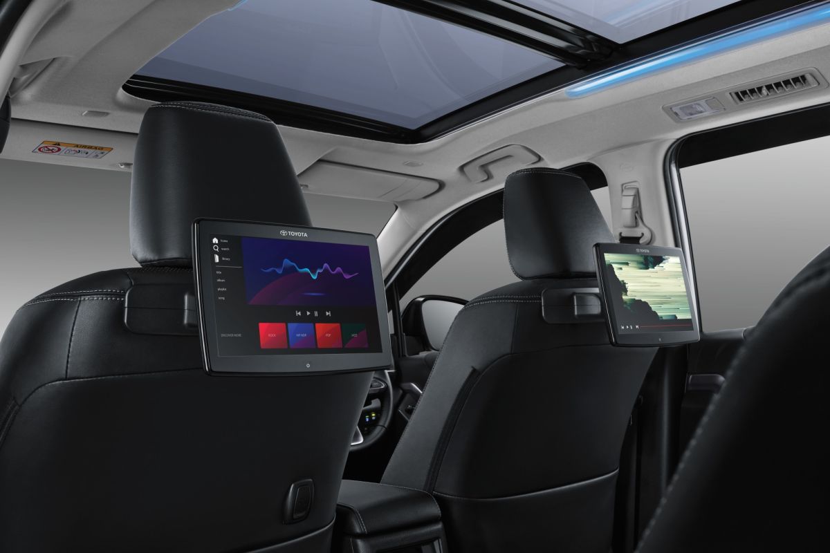Toyota segarkan ciri T Intouch pada Innova Zenix