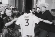 Jay Idzes beri penghormatan untuk mengenang suporter timnas Djalu