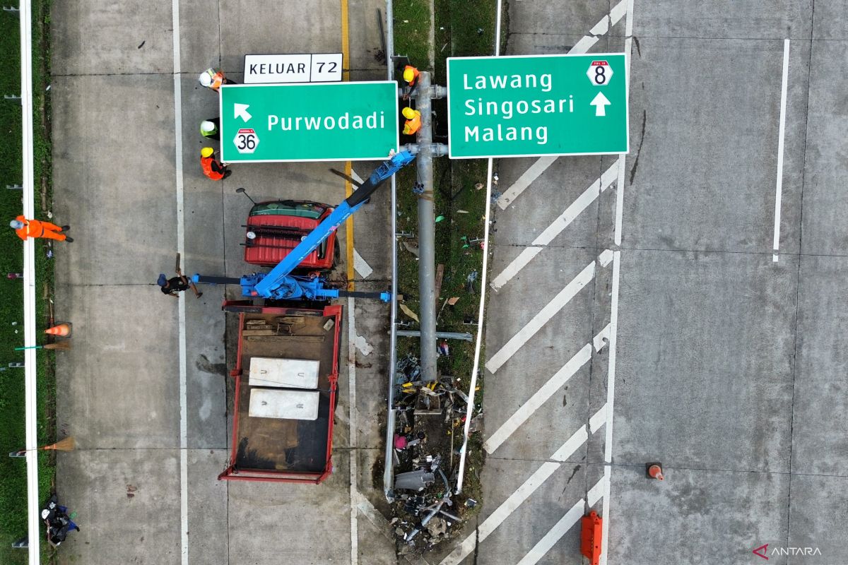 Pahami warna plang biru juga hijau di dalam di jalan tol, ternyata beda arti!