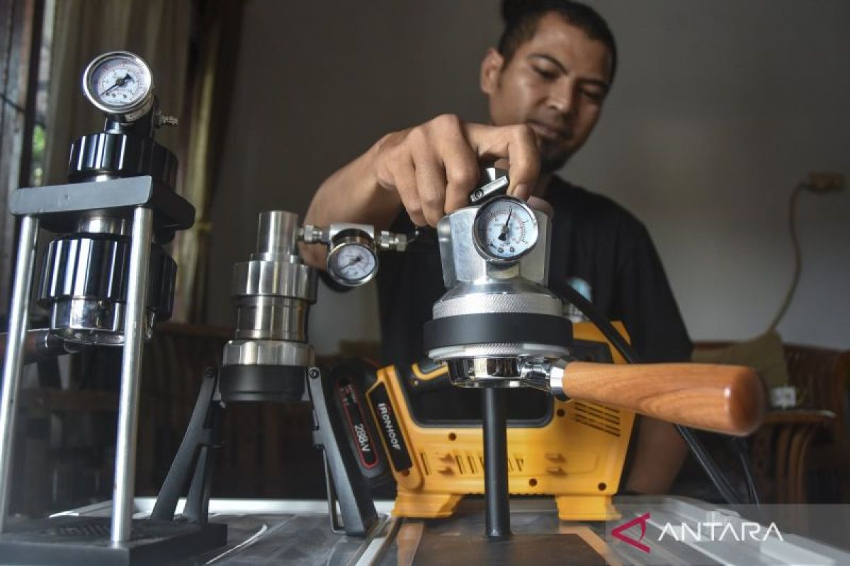 Mana lebih banyak besar sehat teh atau kopi? Hal ini faedah juga efek sampingnya