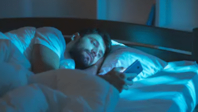 Sering main ponsel sebelum tidur? Ini adalah adalah dampak yang tersebut digunakan harus diwaspadai