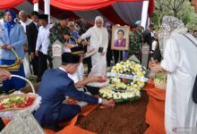 Istri wapres ke-4 Karlinah Djaja Atmadja wafat, berikut profilnya