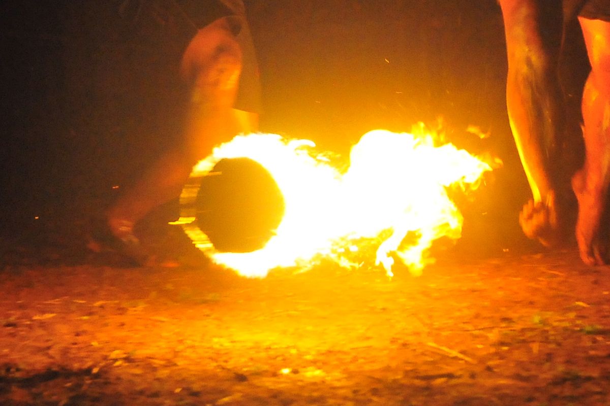 Kemunculan banaspati “bola api” pada hutan Jawa menurut ilmu sains