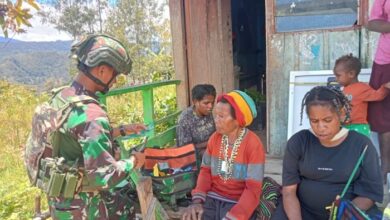 Satgas Yonif 113/JS Hadirkan “Jaya Sakti Sehat”, Layanan Kepuasan Door to Door ke Pedalaman Agapa