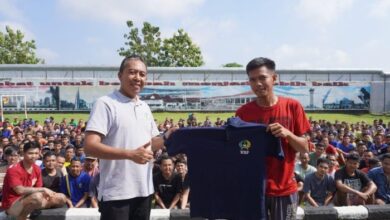 Pembagian Seragam Warga Binaan, Langkah Nyata Lapas Kelas IIA Purwokerto Tegakkan Disiplin juga Kebersamaan