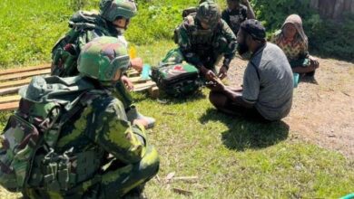 Satgas Yonif 142/Kesatria Jaya Buka Layanan Kepuasan Gratis pada TK Pintu Jawa: Wujud Cinta kemudian Kepedulian untuk Senyum Baik Warga Pegunungan Papua