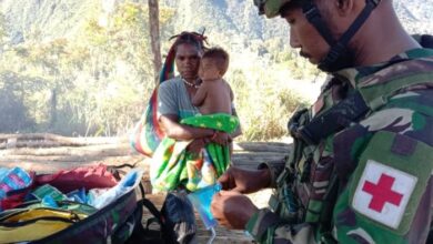 Jaya Sakti Sehat: Prajurit TK Agapa Tebar Keceriaan Lewat Pelayanan Aspek Aspek Kesehatan untuk Warga Homeyo