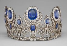 Penampakan Perhiasan Fenomenal yang digunakan dimaksud Dicuri dari Museum Louvre Paris