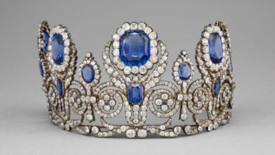 Penampakan Perhiasan Fenomenal yang digunakan dimaksud Dicuri dari Museum Louvre Paris