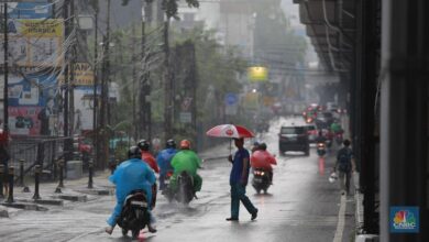 Air Hujan Ibukota Mengandung Mikroplastik, Ahli Jelaskan Penyebabnya