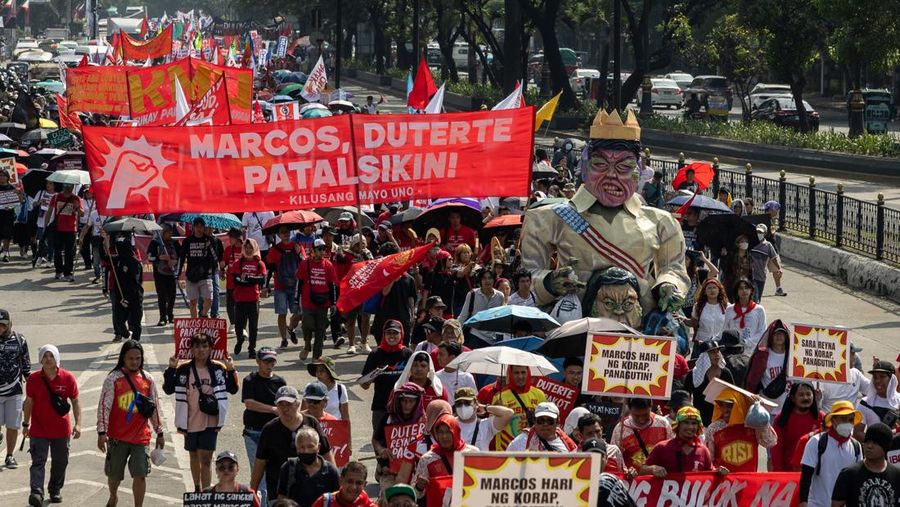 Warga Tetangga RI Demo Infrastruktur ‘Gaib’, Minta Presiden Mundur