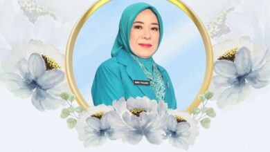 Profil Dini Yuliani, sosok pendamping setia Pimpinan Daerah Purwakarta Om Zein