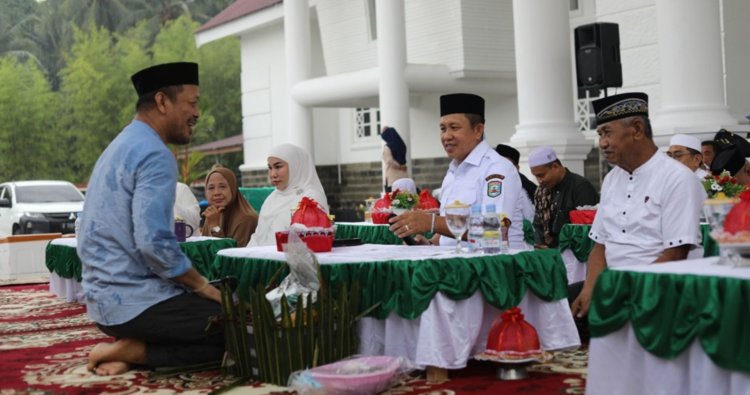 Pemkab Morowali Sambut HUT ke-26 dengan Zikir Akbar kemudian Tradisi Mesa’u Iniya yang mana digunakan Kental Angka Budaya tak lama kemudian Keagamaan