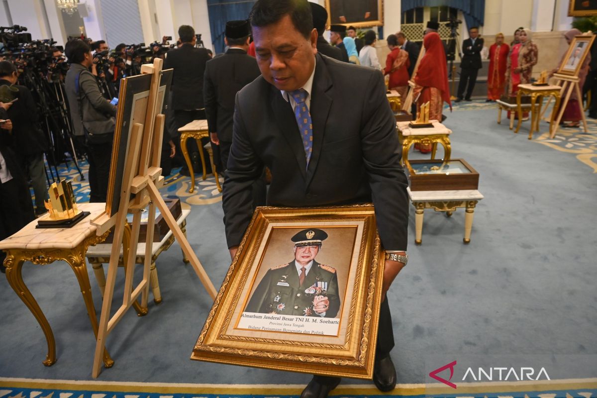 Sosok Zainal Abidin Syah yang tersebut digunakan perjuangkan Irian Barat bagian NKRI