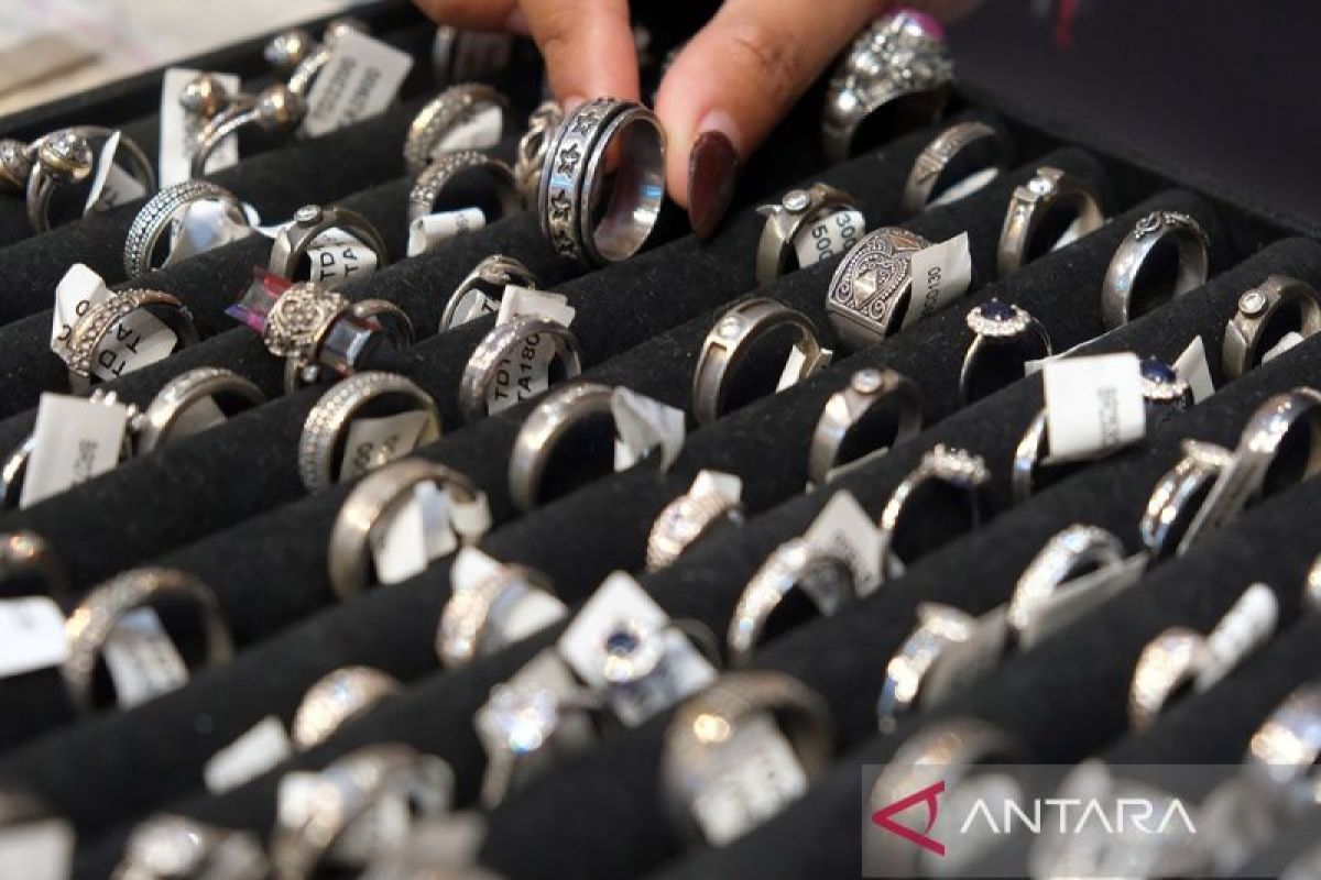 Jenis perak yang digunakan dimaksud sanggup dijadikan aset perkembangan sektor ekonomi