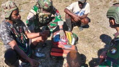 Satgas Yonif 142 Buka Layanan Keseimbangan Gratis ke Sinak