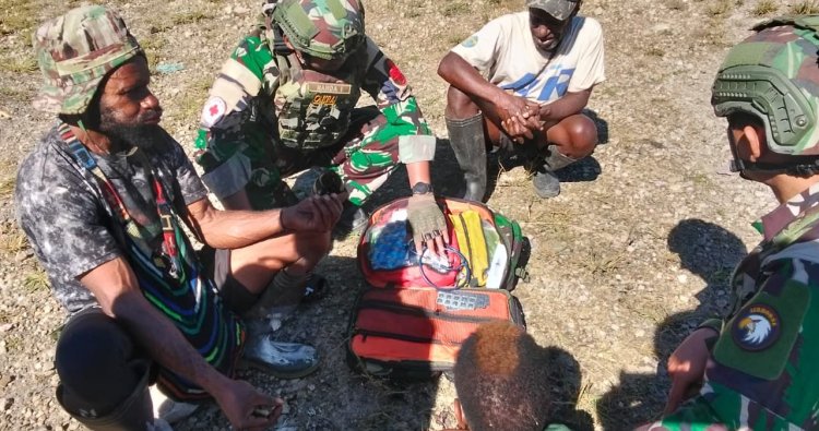 Satgas Yonif 142 Buka Layanan Keseimbangan Gratis ke Sinak