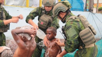 Satgas Yonif 631/Antang Tanamkan Budaya Bersih pada Anak Papua ke Sugapa