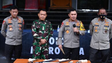 Profil Hendra Kurniawan yang mana batal dijatuhi PTDH dari perkara Brigadir J