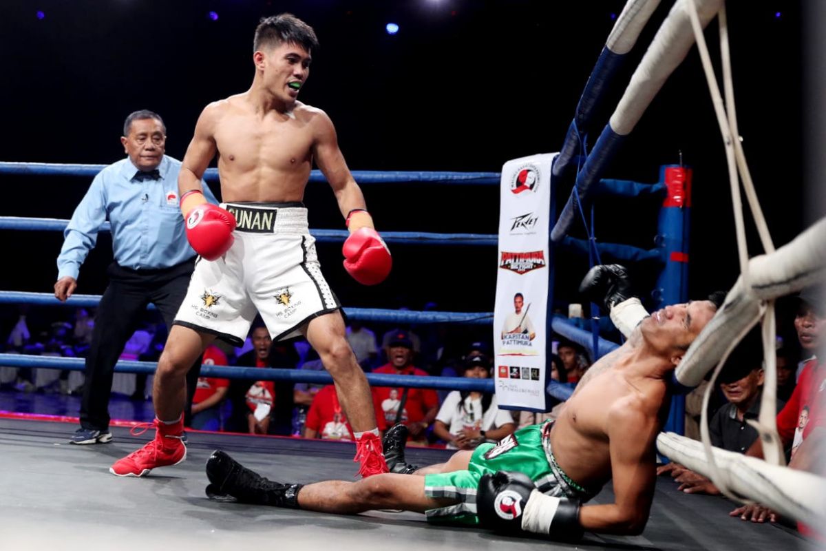 Sunan dan juga Noldi tundukkan petinju Thailand di Pattimura Big Fight