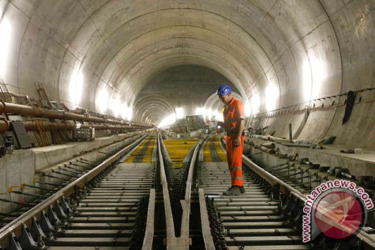 5 terowongan kereta api terpanjang pada dunia, dari Swiss hingga Spanyol