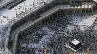 Jemaah haji berpamitan dengan Tawaf Wada serta juga doa ke Masjidil Haram