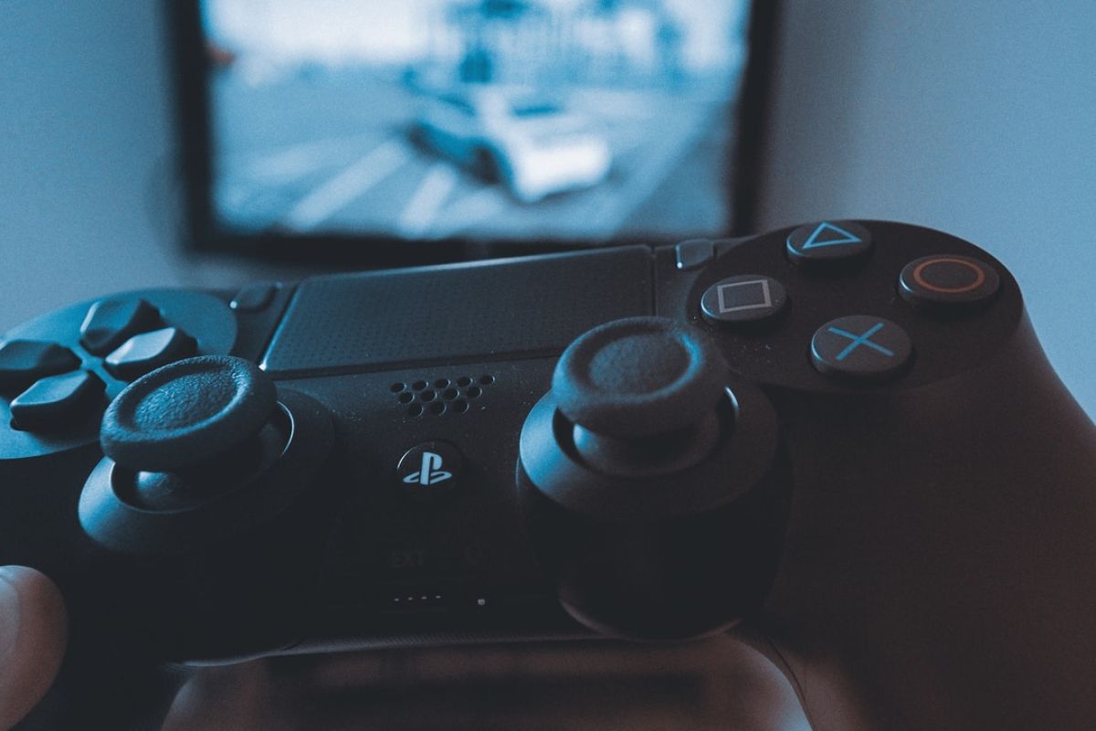 Perbandingan PS4 juga PS5, masih layakkah PS4 ke akhir tahun 2025?