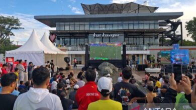 Banyak warga Palu antusias nobar Bola Gembira Piala Planet 2026