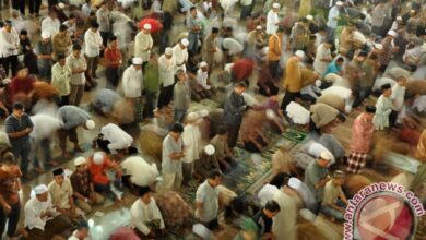 Bolehkah shalat sunnah ketika khutbah hari terakhir pekan berlangsung?