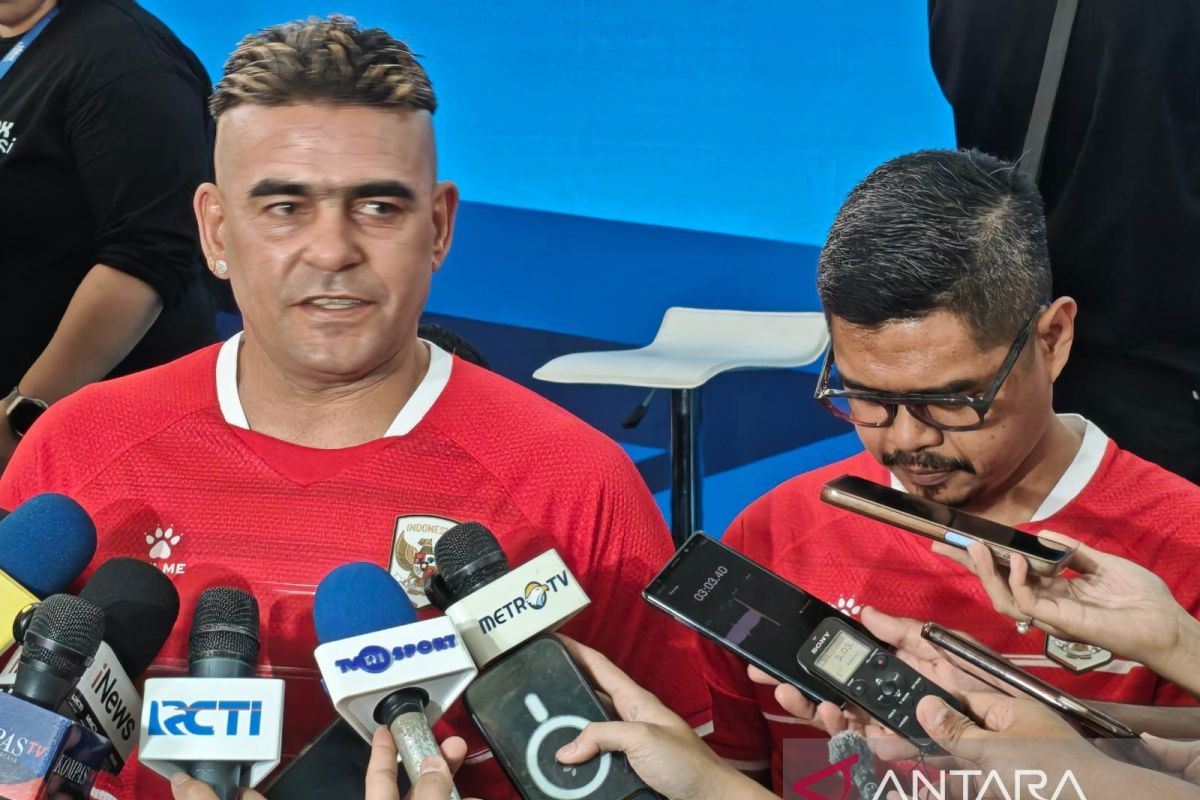 Legenda timnas Gonzales sedih Kambuaya tak dipanggil tetapi memaklumi
