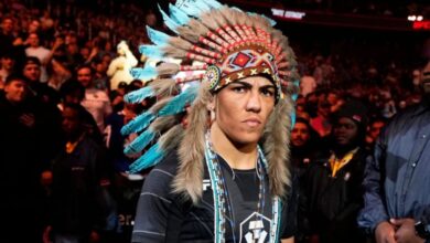 Mantan juara UFC Jessica jadi pengantar makanan selama massa pemulihan