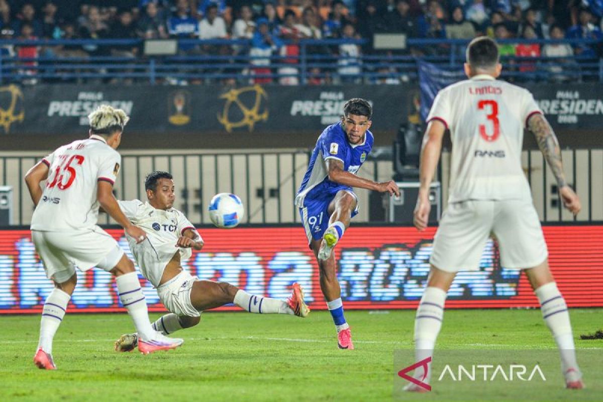 Gol tunggal Barros bawa Persib menang menghadapi Arema FC dalam Piala Presiden