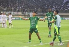 Huistra sebut skuad PSS Sleman belum lengkap pada latihan perdana