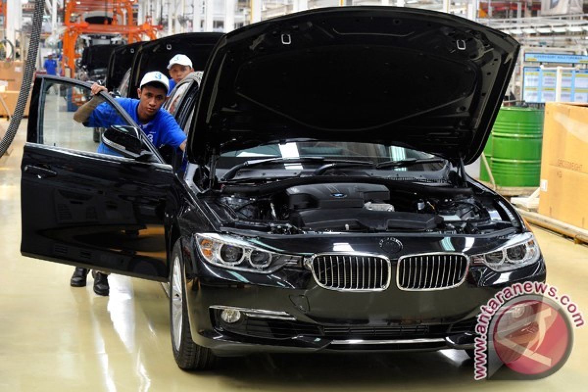 BMW seri 3 akan hadirkan mesin enam silinder dengan layanan menyita perhatian