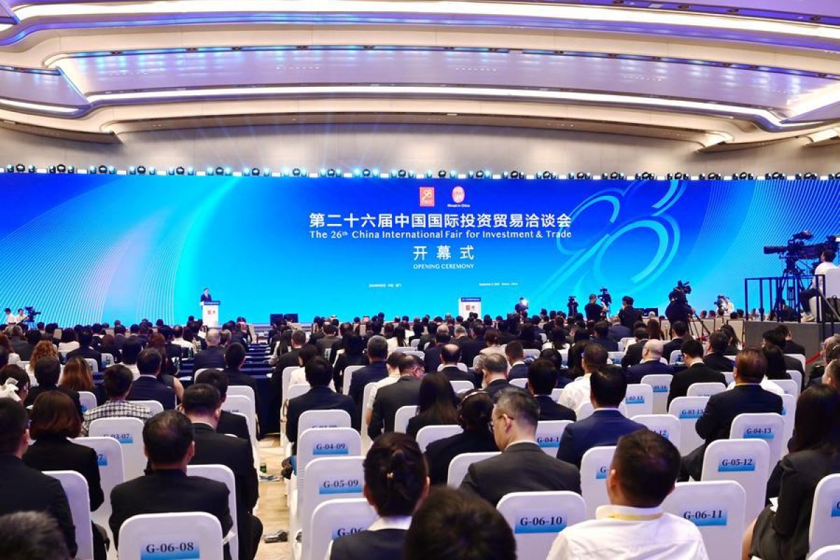 Wapres China sebut akan ambil lebih tinggi lanjut banyak langkah untuk fasilitasi penyertaan modal internasional di dalam pada China